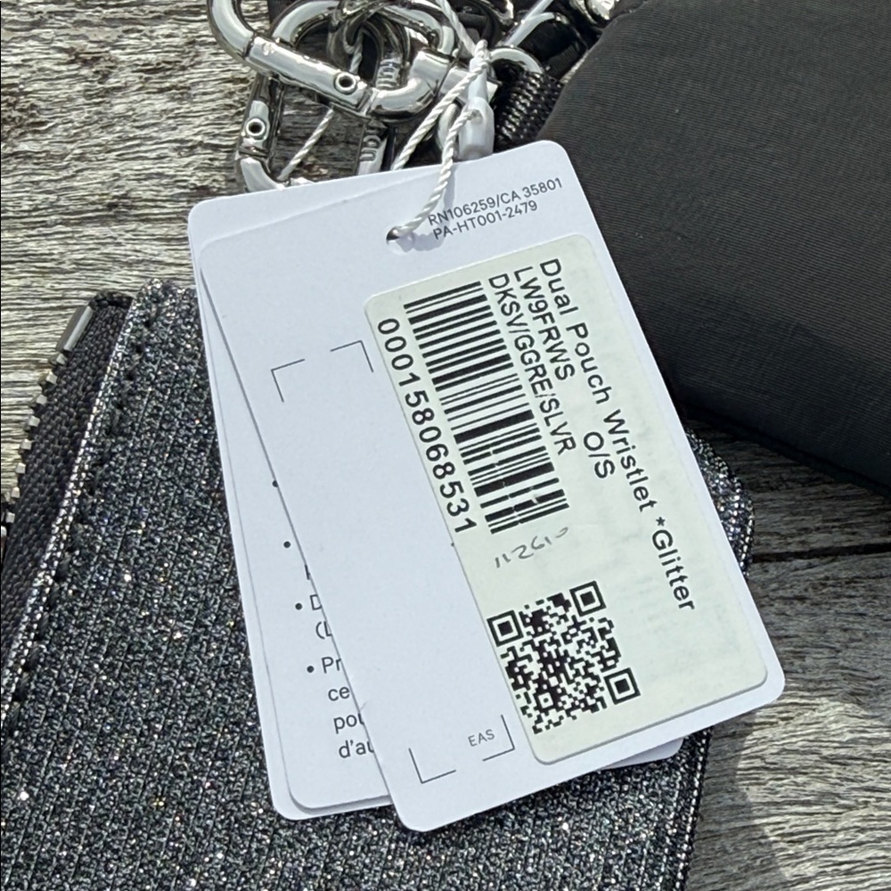 Lululemon Dual Pouch Wristlet glitter Dark Silver/Graphite‎ Grey/Silver NWT - Picture 3 of 3
